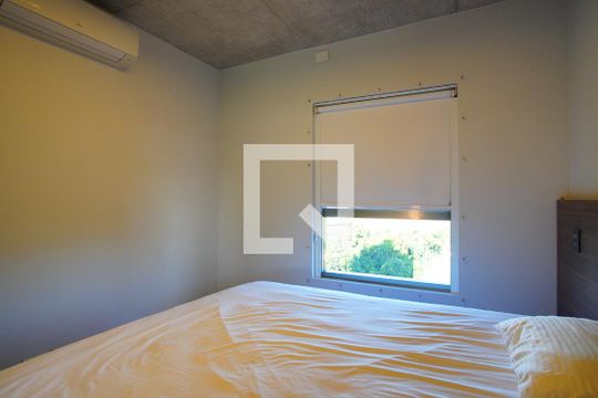 Quarto 1 de apartamento para alugar com 2 quartos, 69m² em Petrópolis, Porto Alegre