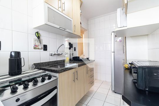 Cozinha de apartamento à venda com 2 quartos, 65m² em Vila Gumercindo, São Paulo