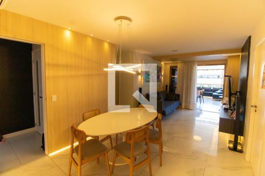 Sala de apartamento à venda com 4 quartos, 249m² em Charitas, Niterói