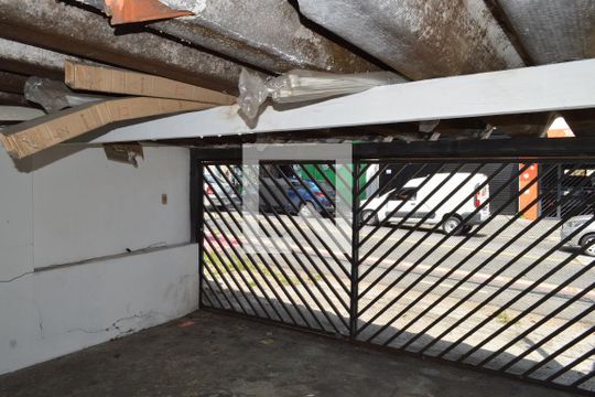 Garagem de casa à venda com 4 quartos, 150m² em Vila Dom Pedro I, São Paulo