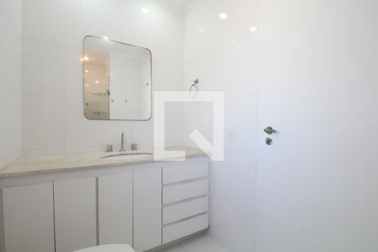 Banheiro 1 de apartamento para alugar com 2 quartos, 74m² em Vila Andrade, São Paulo