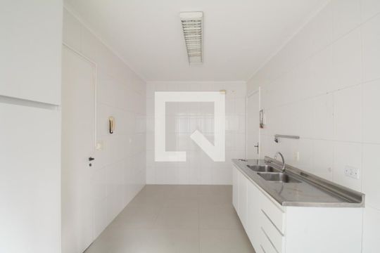 Cozinha de apartamento para alugar com 2 quartos, 74m² em Vila Andrade, São Paulo