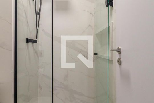 Banheiro de kitnet/studio à venda com 1 quarto, 24m² em Santo Amaro, São Paulo
