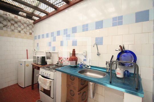 Cozinha de kitnet/studio para alugar com 1 quarto, 28m² em Barra, Salvador