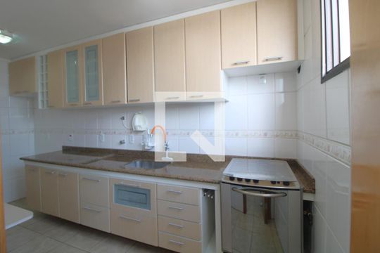 Cozinha de apartamento à venda com 2 quartos, 60m² em Cidade Ademar, São Paulo