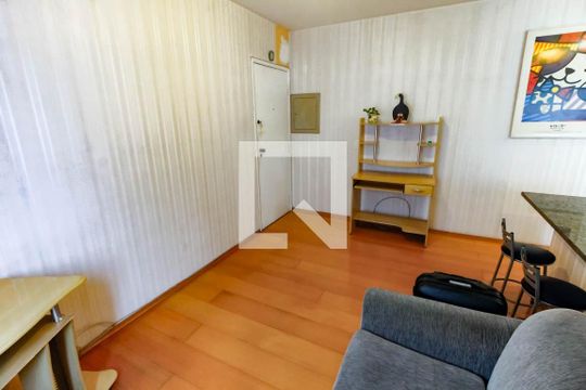 Sala de apartamento para alugar com 1 quarto, 40m² em Vila Andrade, São Paulo