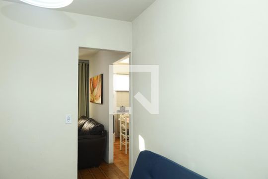 Sala 2 de apartamento à venda com 2 quartos, 48m² em Conjunto Residencial José Bonifácio, São Paulo