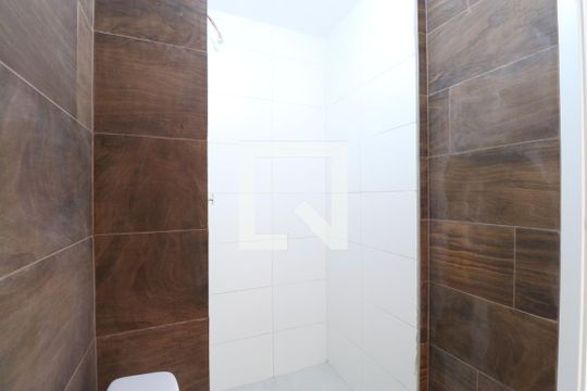 Banheiro de apartamento à venda com 2 quartos, 40m² em Água Branca, São Paulo