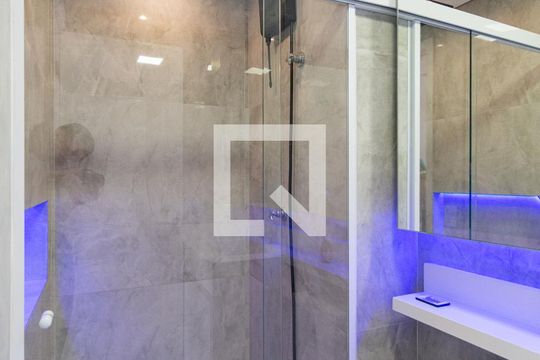 Banheiro de apartamento para alugar com 2 quartos, 42m² em Presidente Altino, Osasco