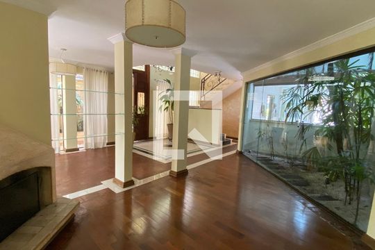 Casa 1 - Sala de casa à venda com 4 quartos, 317m² em Vila Guiomar, Santo André
