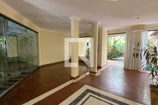 Casa 1 - Sala de casa à venda com 4 quartos, 317m² em Vila Guiomar, Santo André