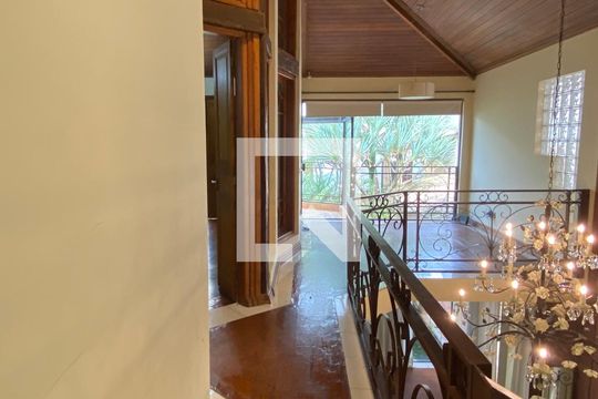 Casa 1 - Corredor superior de casa à venda com 4 quartos, 317m² em Vila Guiomar, Santo André