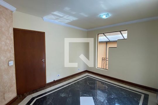 Casa 1 - Sala de casa à venda com 4 quartos, 317m² em Vila Guiomar, Santo André