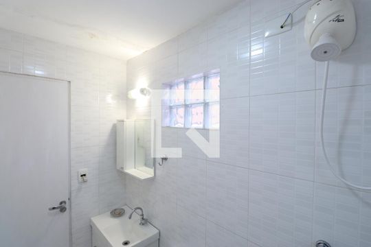 Banheiro da Suíte de casa para alugar com 4 quartos, 230m² em Pompeia, São Paulo