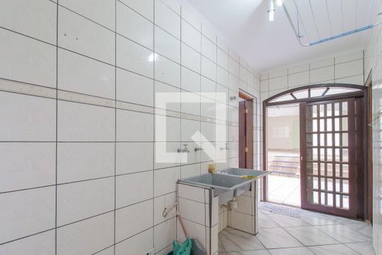 Área de Serviço de casa para alugar com 7 quartos, 440m² em Vila Guarani, Mauá