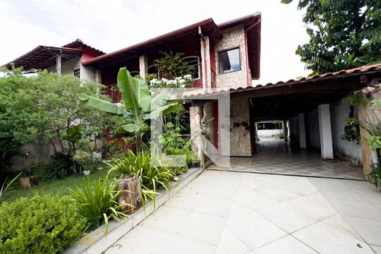 Fachada de casa à venda com 4 quartos, 200m² em Trevo, Belo Horizonte