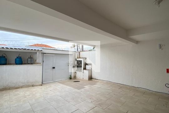 Garagem de apartamento à venda com 2 quartos, 102m² em Vila Scarpelli, Santo André