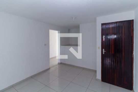 Sala de casa para alugar com 2 quartos, 70m² em Jardim Rodolfo Pirani, São Paulo