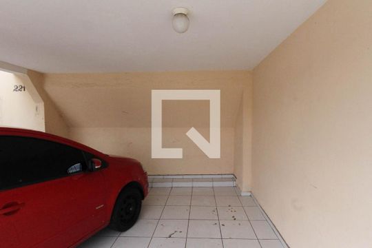 Garagem de casa para alugar com 2 quartos, 65m² em Aricanduva, São Paulo