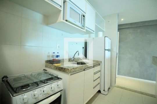 Cozinha e Área de Serviço de apartamento para alugar com 1 quarto, 72m² em Barra, Salvador