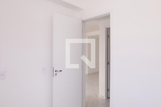 Quarto 1 de apartamento à venda com 2 quartos, 46m² em Vila Carmosina, São Paulo