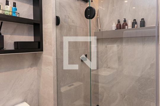 Banheiro Social de apartamento à venda com 2 quartos, 40m² em Água Branca, São Paulo