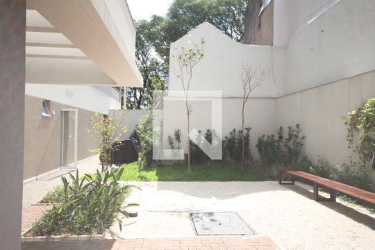 Área comum de kitnet/studio para alugar com 1 quarto, 27m² em Liberdade, São Paulo