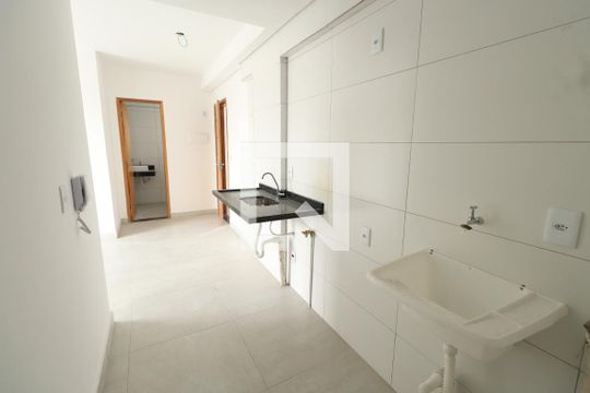 Cozinha e Área de Serviço de apartamento para alugar com 2 quartos, 45m² em Chácara Califórnia, São Paulo