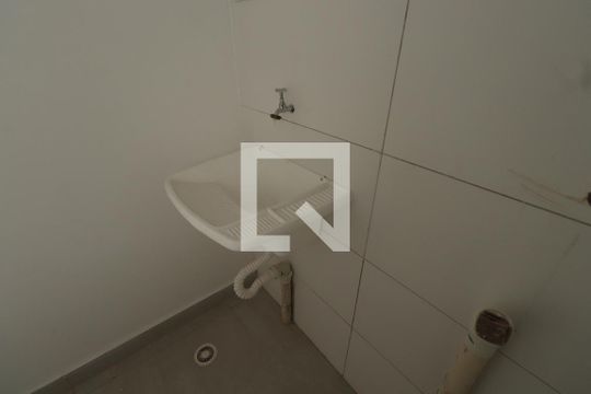 Cozinha e Área de Serviço de apartamento para alugar com 2 quartos, 45m² em Chácara Califórnia, São Paulo