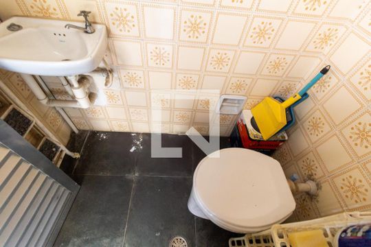 Banheiro de Serviço de casa à venda com 3 quartos, 135m² em Perdizes, São Paulo