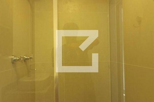 Banheiro de apartamento para alugar com 1 quarto, 29m² em Indianópolis, São Paulo