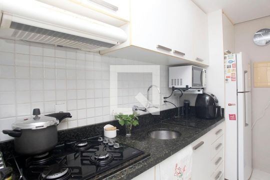Cozinha + Área de Serviço de apartamento à venda com 2 quartos, 62m² em Cidade Baixa, Porto Alegre