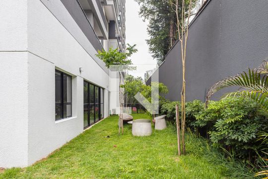 Área comum de kitnet/studio para alugar com 1 quarto, 25m² em Pinheiros, São Paulo