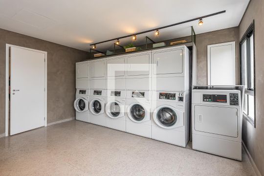 Lavanderia de kitnet/studio para alugar com 1 quarto, 25m² em Pinheiros, São Paulo