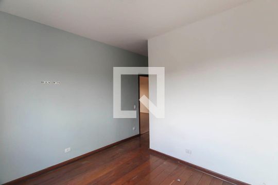 Suite de casa para alugar com 3 quartos, 262m² em Jardim Planalto, São Paulo