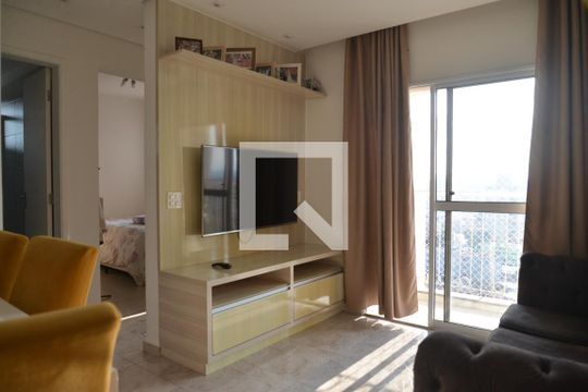 Sala de apartamento para alugar com 3 quartos, 60m² em Parque Bandeirante, Santo André