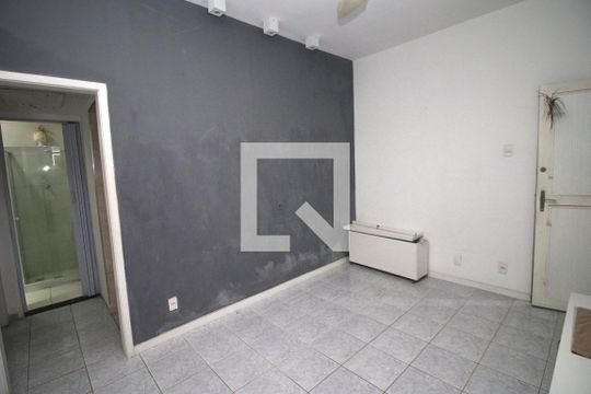 Sala de apartamento à venda com 1 quarto, 50m² em Penha, Rio de Janeiro