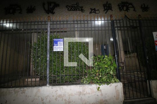 Fachada e Placa de apartamento à venda com 1 quarto, 50m² em Penha, Rio de Janeiro