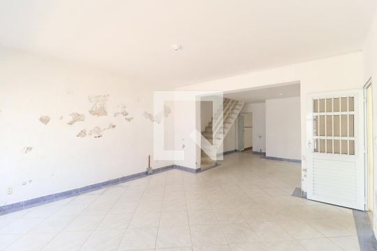 Sala de casa à venda com 3 quartos, 248m² em Vila Guilherme, São Paulo