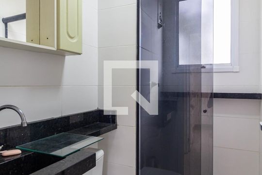 Banheiro de apartamento para alugar com 2 quartos, 40m² em Colônia (zona Leste), São Paulo