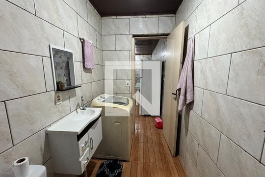 Banheiro de casa para alugar com 1 quarto, 49m² em Santos Dumont, São Leopoldo