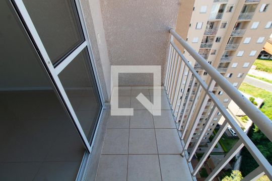 Sacada da sala de apartamento à venda com 2 quartos, 56m² em Vila Satúrnia, Campinas