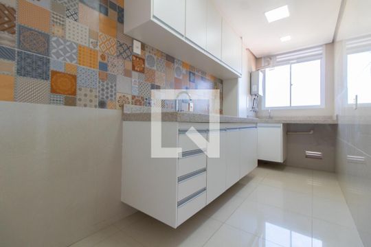 Cozinha de apartamento à venda com 2 quartos, 56m² em Vila Satúrnia, Campinas