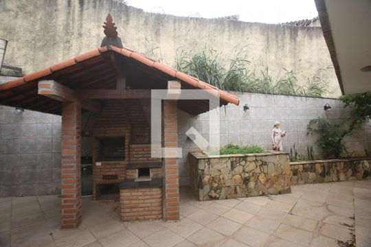 Quintal de casa para alugar com 5 quartos, 384m² em Santa Lúcia, Belo Horizonte