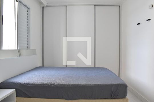 Quarto 2 de apartamento para alugar com 2 quartos, 54m² em Tingui, Curitiba