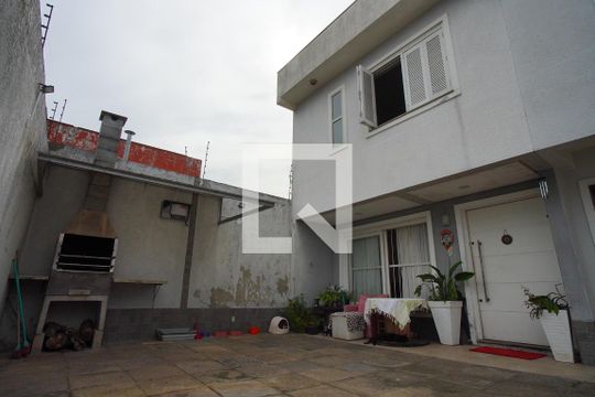 Fachada - Quintal de casa à venda com 3 quartos, 130m² em Jardim Sabará, Porto Alegre