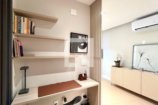 Hall social de apartamento à venda com 1 quarto, 44m² em Pinheiros, São Paulo