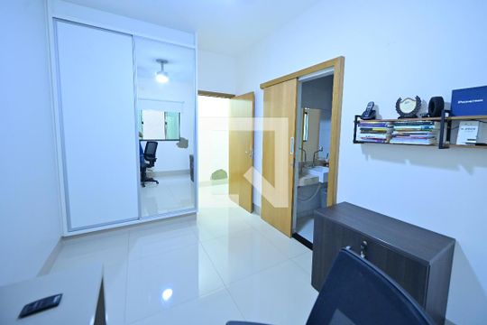 Suíte 1 de casa para alugar com 3 quartos, 210m² em Jardim Atlântico , Goiânia