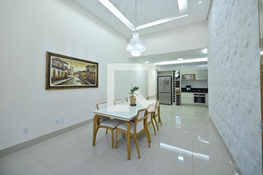 Casa para alugar com 3 quartos, 210m² em Jardim Atlântico , Goiânia