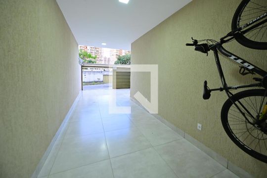 Garagem de casa para alugar com 3 quartos, 210m² em Jardim Atlântico , Goiânia